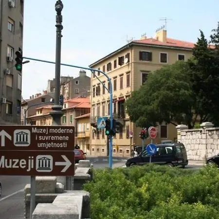 Apartment Studio P 18 - 25 M2 *